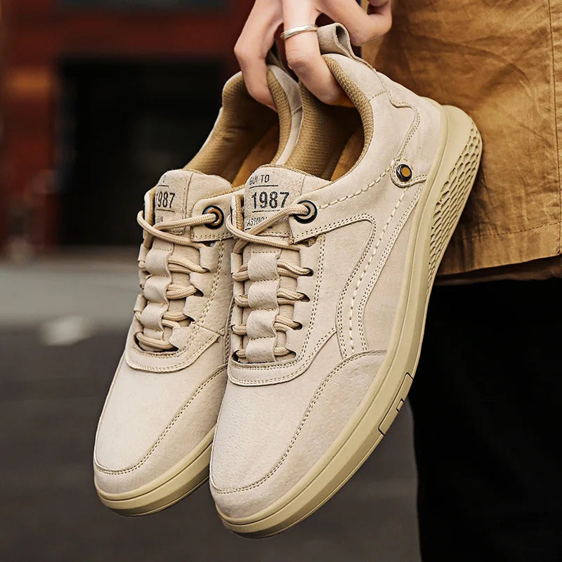 Versatile unisex 1987 retro sneakers, suitable for casual outfits and everyday comfort.