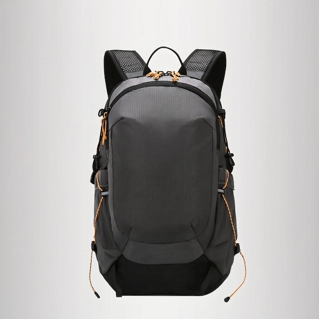 Versatile unisex hiking backpack with a 20L capacity & protective rain cover for all weather.
