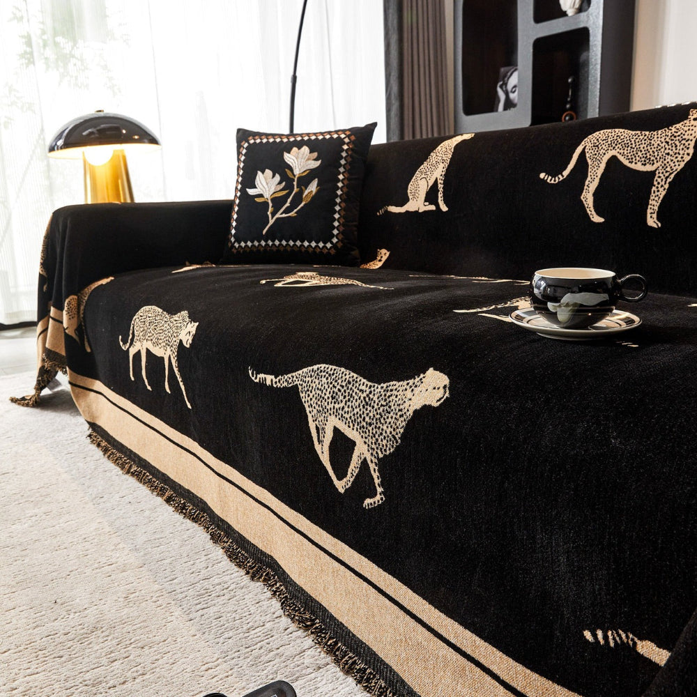 New4 cheetah print sofa cover, animal print furniture protection for living rooms.