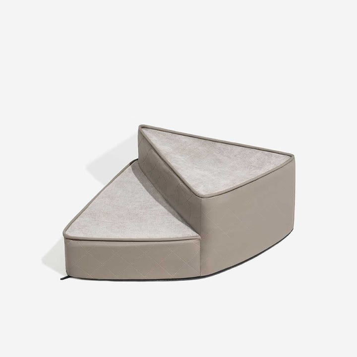 Small pet climbing anti-slip pet steps, showcasing faux leather and easy ascent
