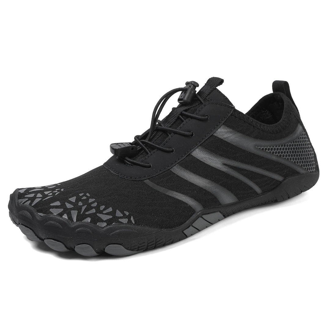Wide toe box and comfortable fit of unisex barefoot shoes, supporting natural daily foot movement.