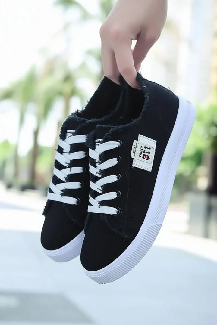 Everyday casual unisex high-top sneakers with durable lace-up design for comfort.