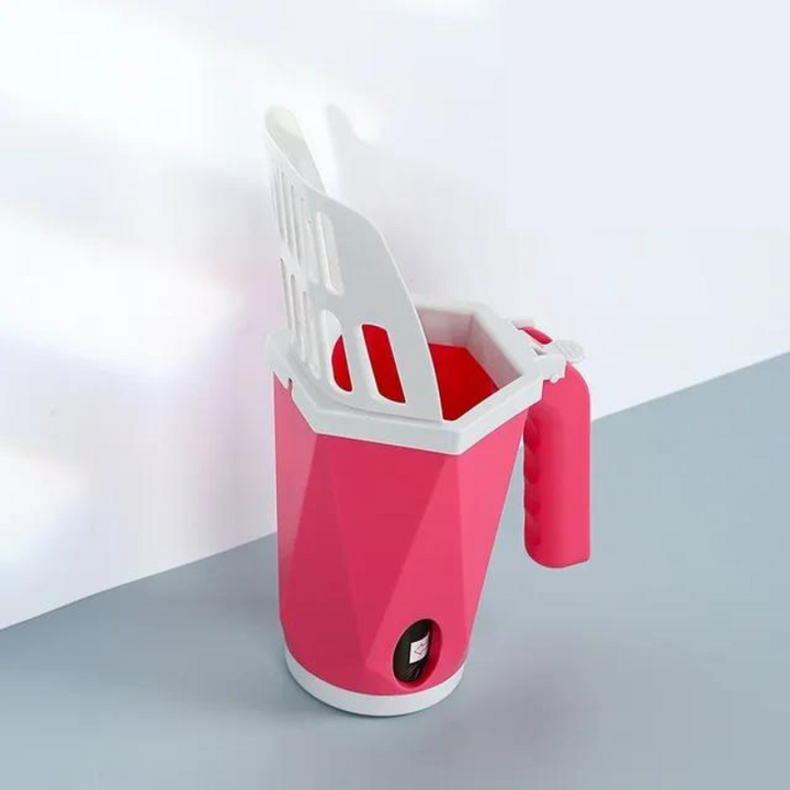Pet waste disposal tool: ergonomic cat litter scoop with integrated poop bags for pet owners.