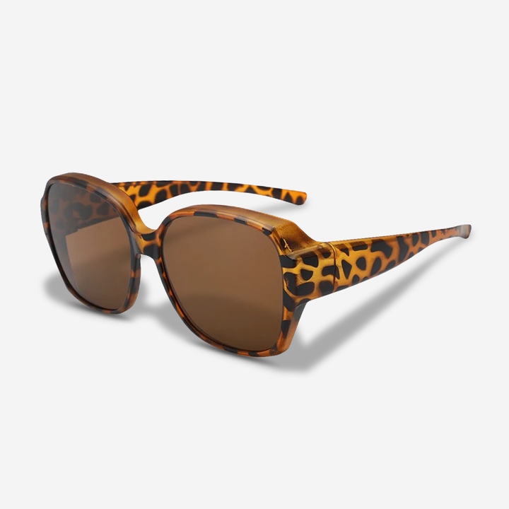 Lightweight unisex clip-on sunglasses for prescription eyewear, featuring UV400 sun protection & anti-glare.