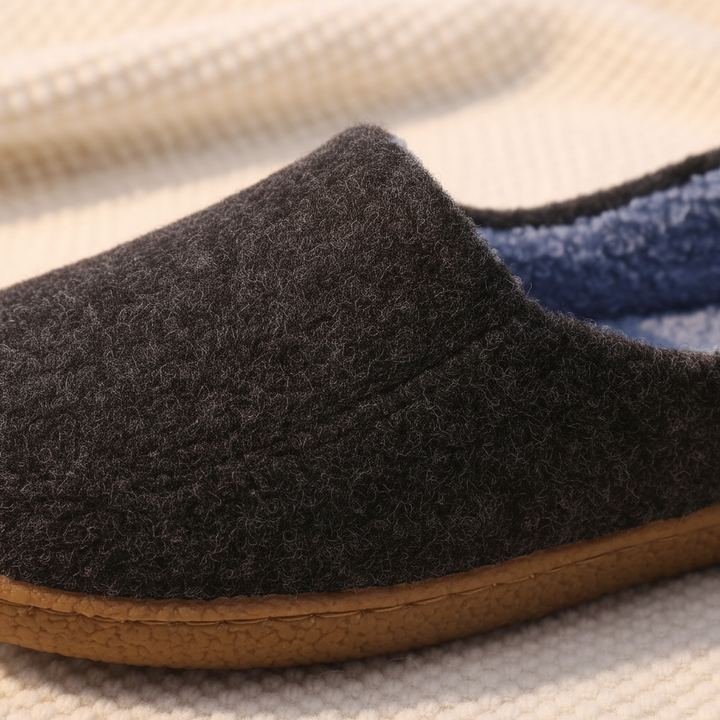 Plush Cloudwalk house slippers, unisex, super soft & cozy for ultimate home comfort. Ideal indoor footwear.