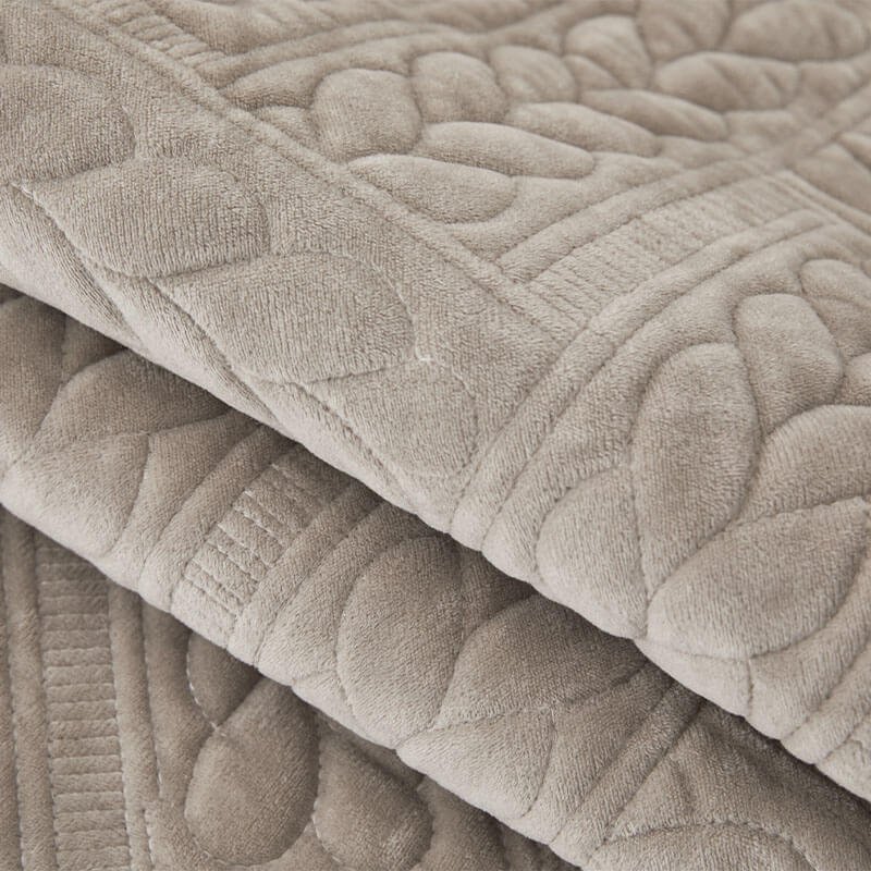 Machine washable crystal velvet cover with wheat pattern, non-slip sofa protector, easy care