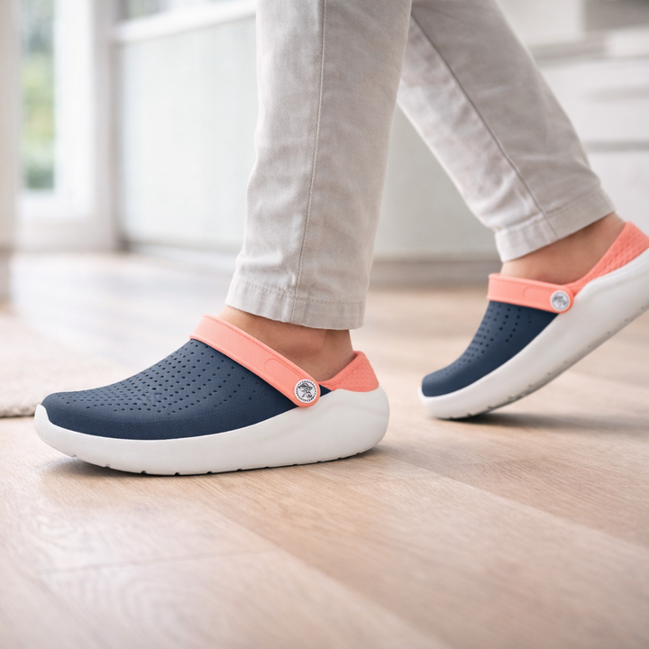 Casual unisex sandals, lightweight & breathable, offering arch support.