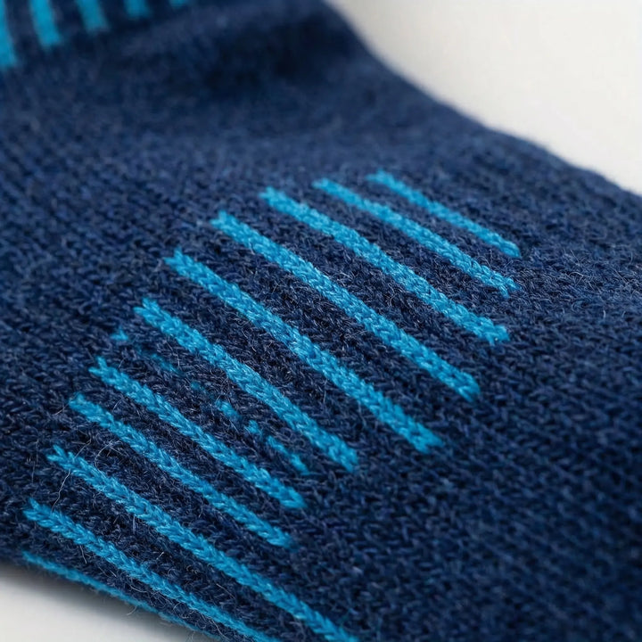 Cushioned no-show running socks, unisex design for superior ankle comfort & performance.