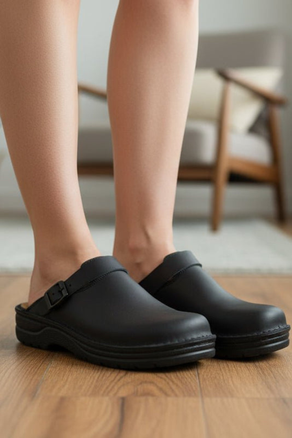 Unisex support footwear: cushioned clogs designed for ultimate comfort, ideal for daily & long-lasting use.