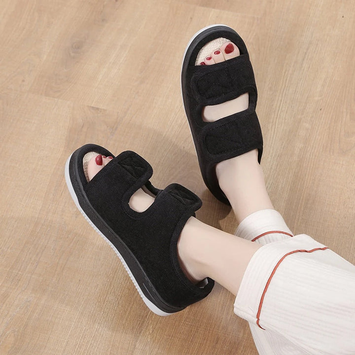 Post-surgery shoes: unisex wide-fit diabetic sandals for swollen & sensitive feet. Adjustable comfort.