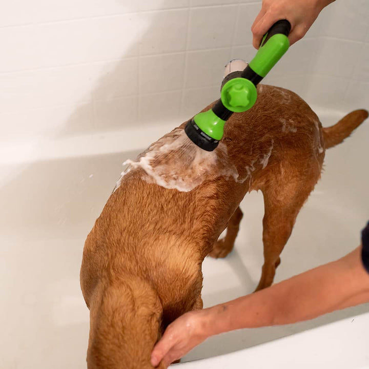 Shampoo sprayer for dogs, high-quality bath tool for easy pet cleaning and grooming.