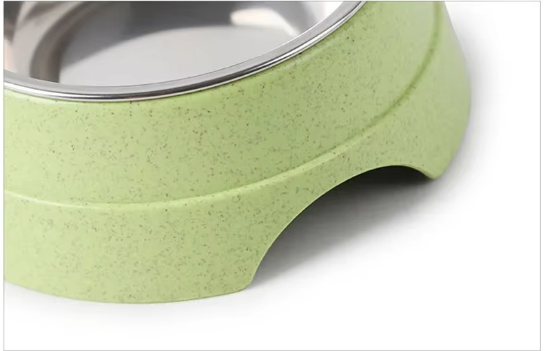 Pet bowls for dogs, stainless steel and non-slip, making feeding time easy clean
