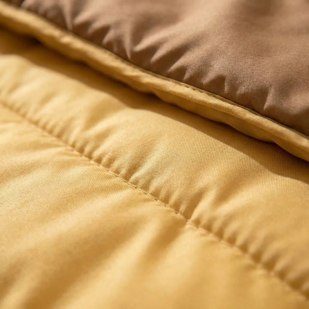 Warm & cozy 4-season unisex double sleeping bag for camping & hiking. Ideal for shared outdoor travel.