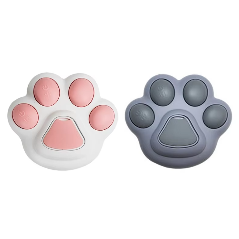 Unisex spray grooming brush suitable for all pet hair types, a versatile pet care solution