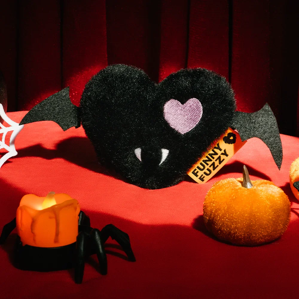 Unisex Halloween Plush Bat Heart Squeaky Dog Toy
