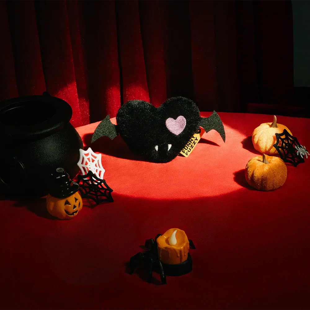 Unisex Halloween Plush Bat Heart Squeaky Dog Toy