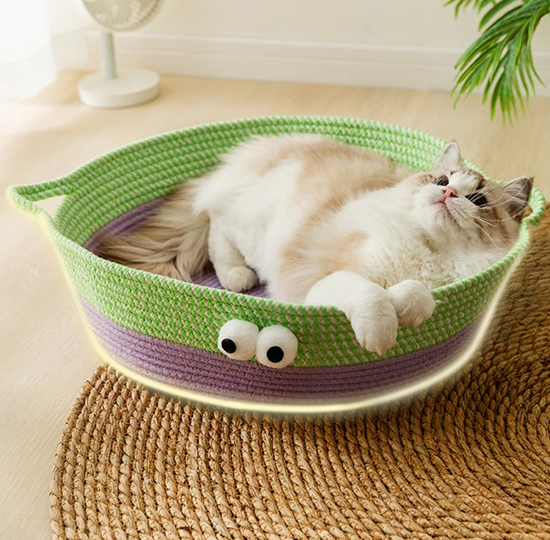 Unisex handmade cat bed, comfortable cotton rope with a delightful animal motif, cozy for pets