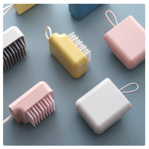 Relaxation aid: body massage brush, a versatile handheld tool for skin care and invigorating circulation
