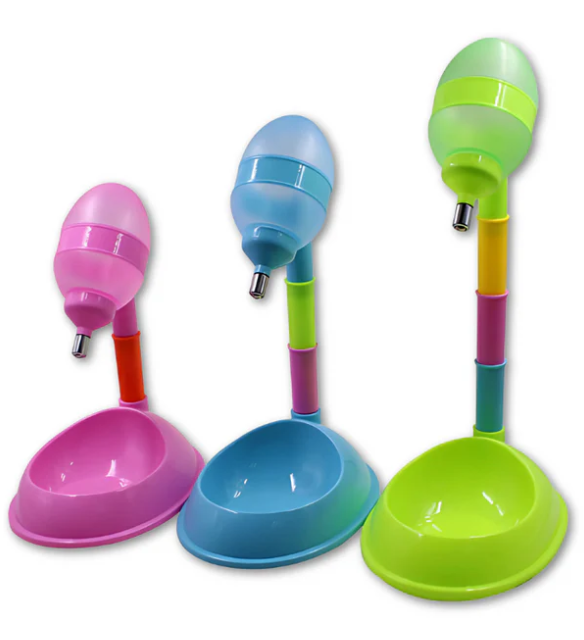 Close-up of adjustable pet feeder bowls, perfect for watering dogs and cats of all sizes