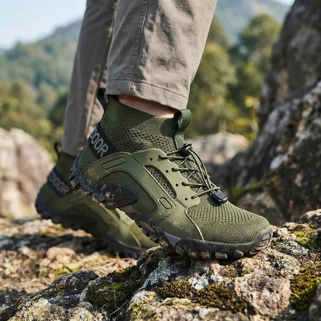 Unisex high-top trail shoes for all-terrain comfort. Ideal hiking footwear with strong grip & ankle support.