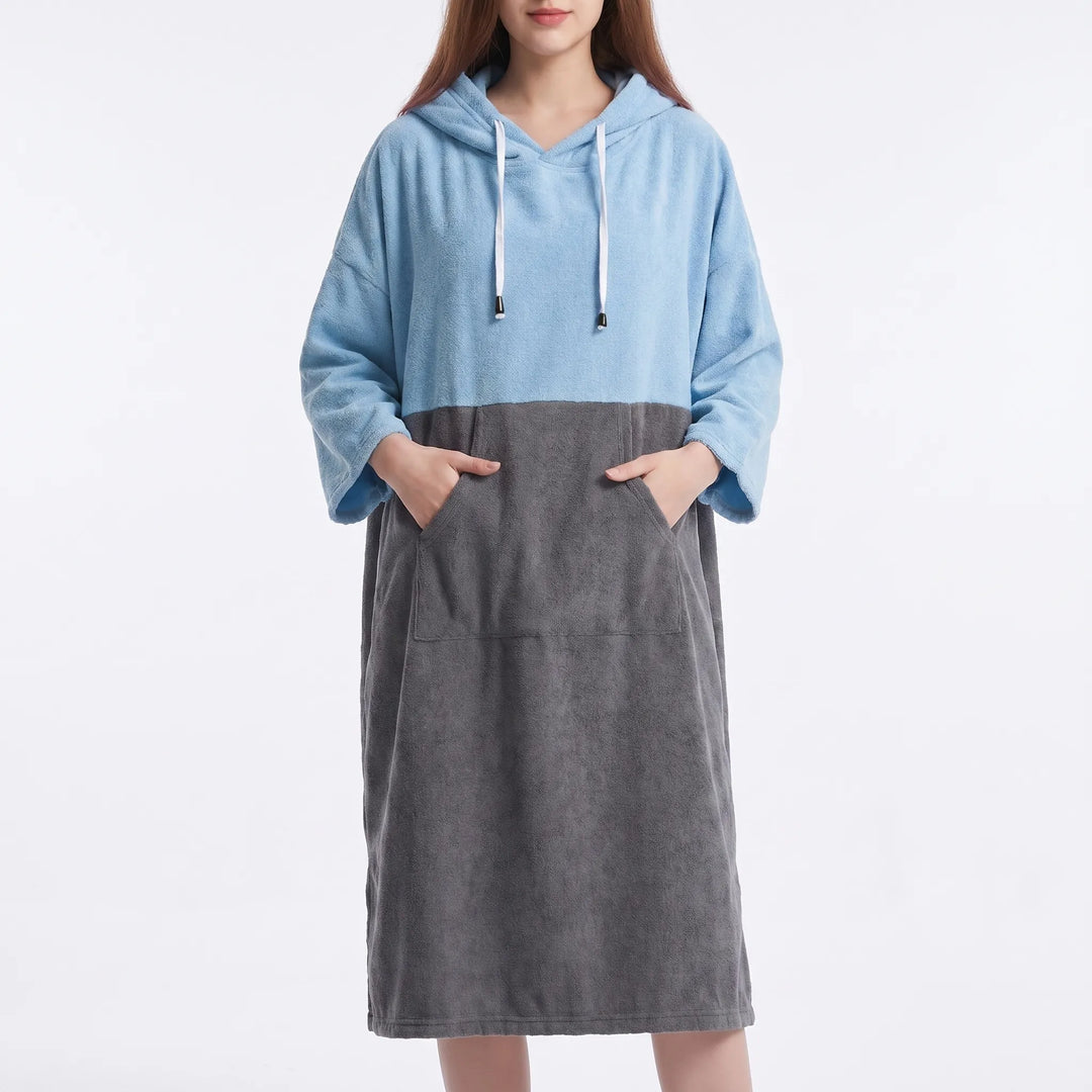 Oversized unisex surf poncho, ideal for watersports changing, beach, and post-swim warmth. Quick-dry fabric.