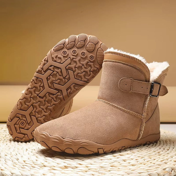 Unisex insulated barefoot winter boots, perfect for natural comfort & cold weather.
