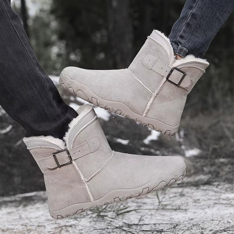 Front view: Insulated unisex barefoot winter boots with a wide toe box for natural comfort.