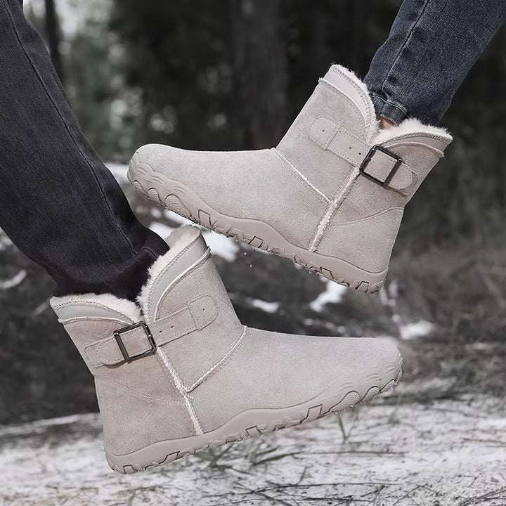 Front view: Insulated unisex barefoot winter boots with a wide toe box for natural comfort.