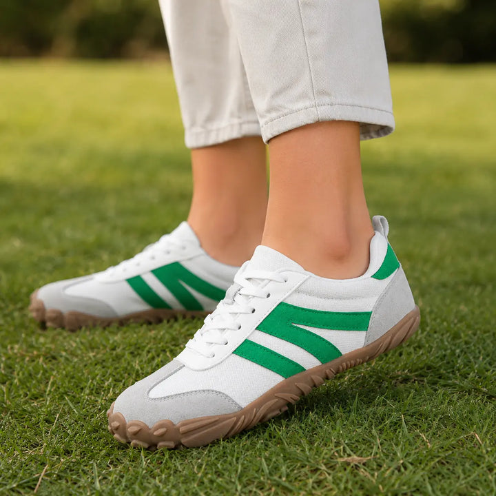 Unisex lightweight wide fit comfort shoes, ideal for hiking with a true barefoot feel.
