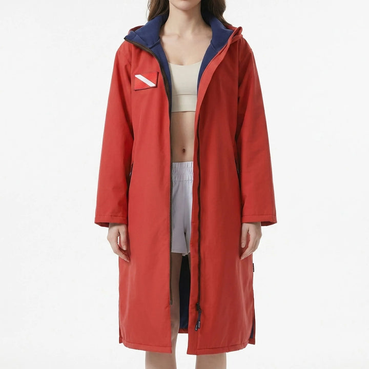 Stay warm & private with this unisex long-sleeve hooded changing robe, ideal for any post-water activity.