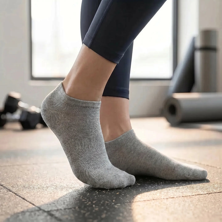 Unisex low-cut ankle socks in a multi-pack, perfect for everyday comfort and casual wear.