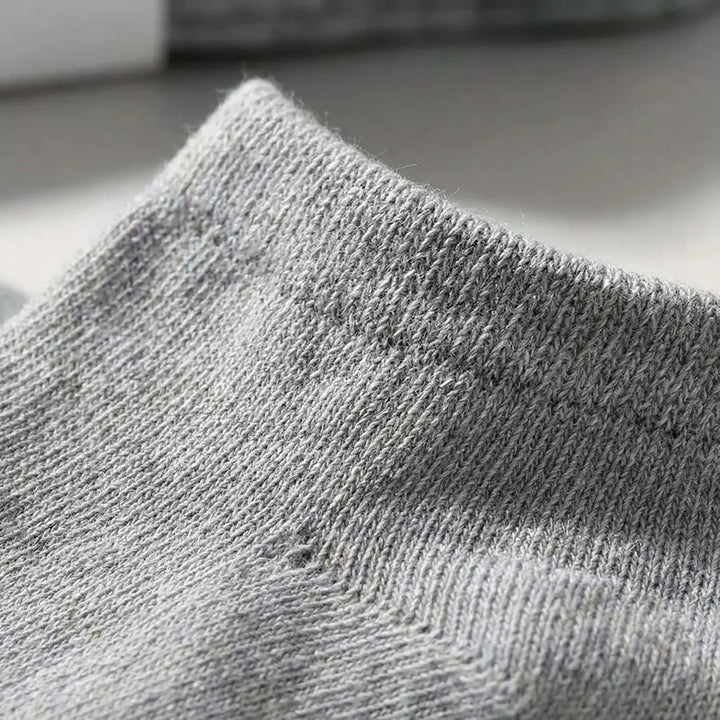 Soft low-cut unisex socks, designed for everyday wear and active lifestyles.