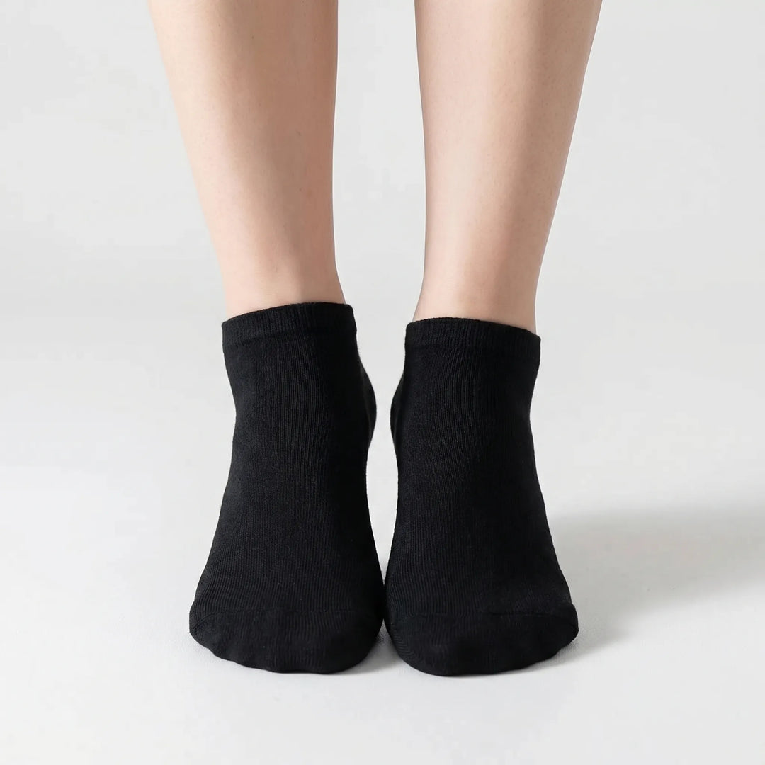 Everyday casual low-cut socks, providing breathable comfort for unisex feet.