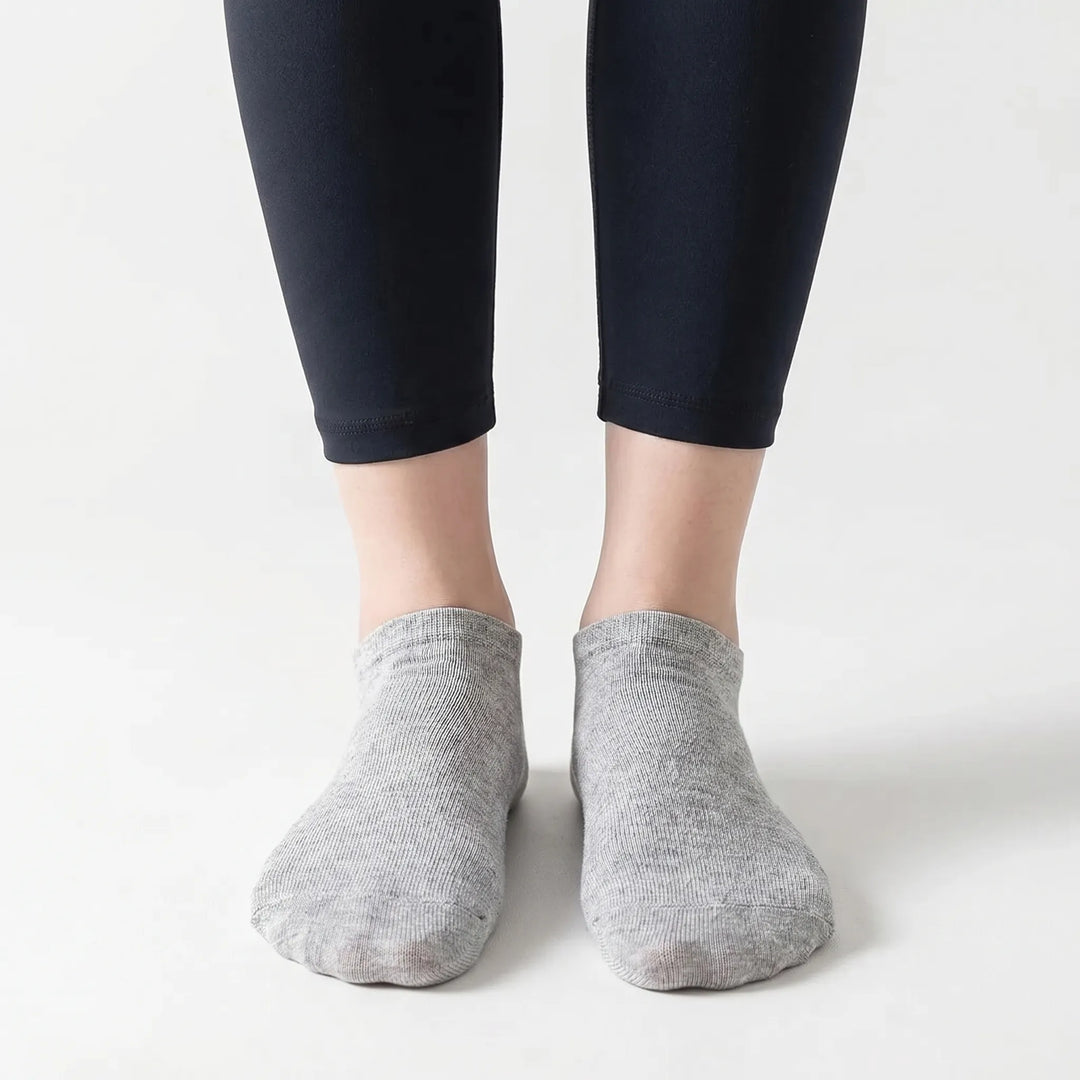 Essential low-cut ankle socks, comfortable and durable for daily wear by men and women.