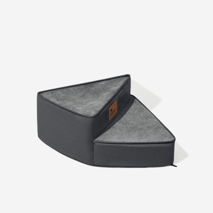 Pet stairs with water-repellent surface, ideal for spills and accidents