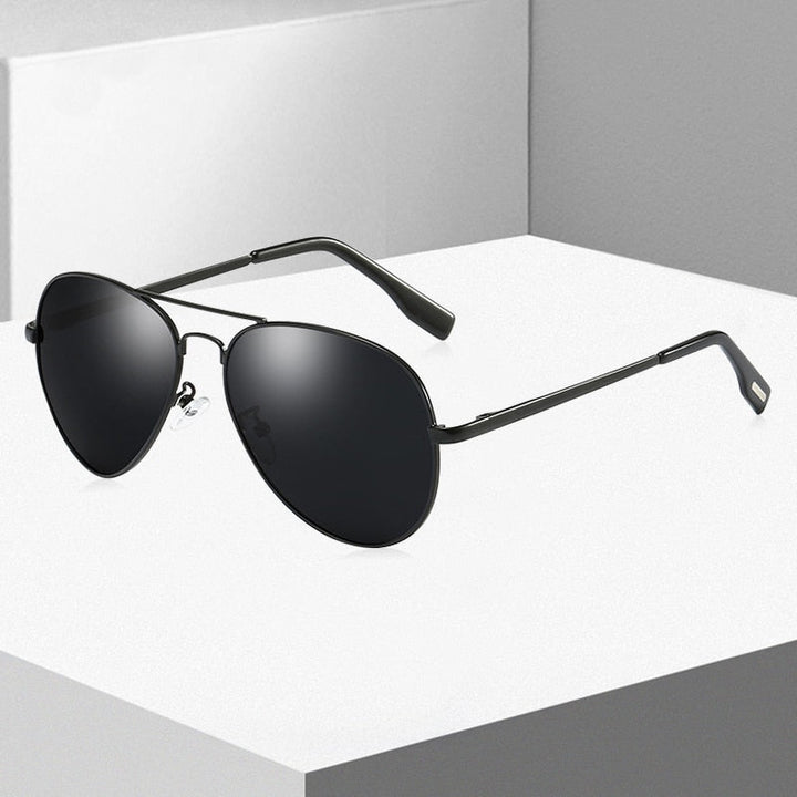 Unisex luxury polarized aviator sunglasses for enhanced clarity, UV protection & glare reduction.