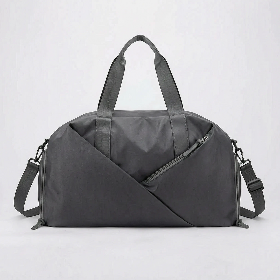 Stylish unisex travel duffel bag, also great as a sports or weekender bag for short trips and gym sessions.