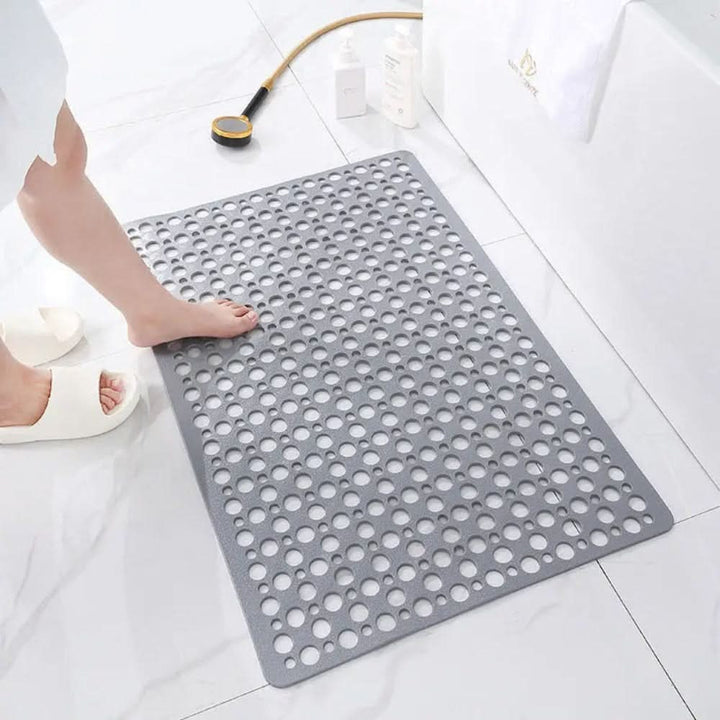 Secure bathtub mat, non-slip & hygienic, designed for senior safety and easy cleaning.