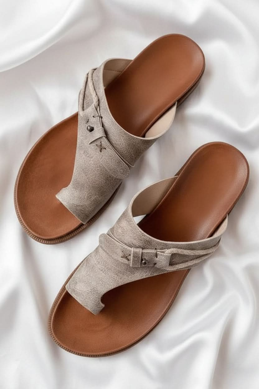 Unisex travel sandals with adjustable fit & cushioned sole, excellent for trail walking & everyday comfort.