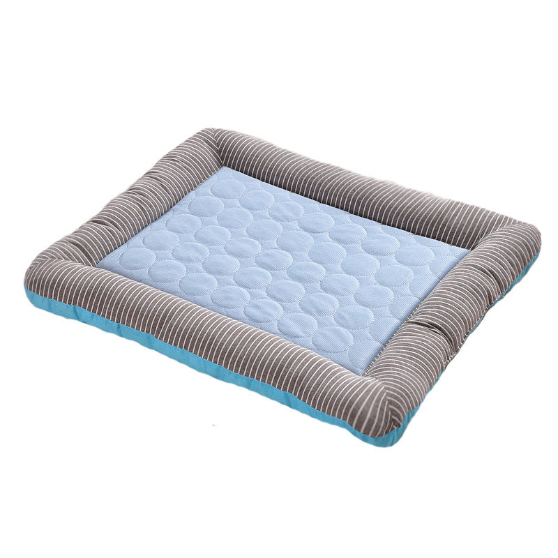 Durable pet cooling mat for dogs and cats, ideal for indoor and outdoor use