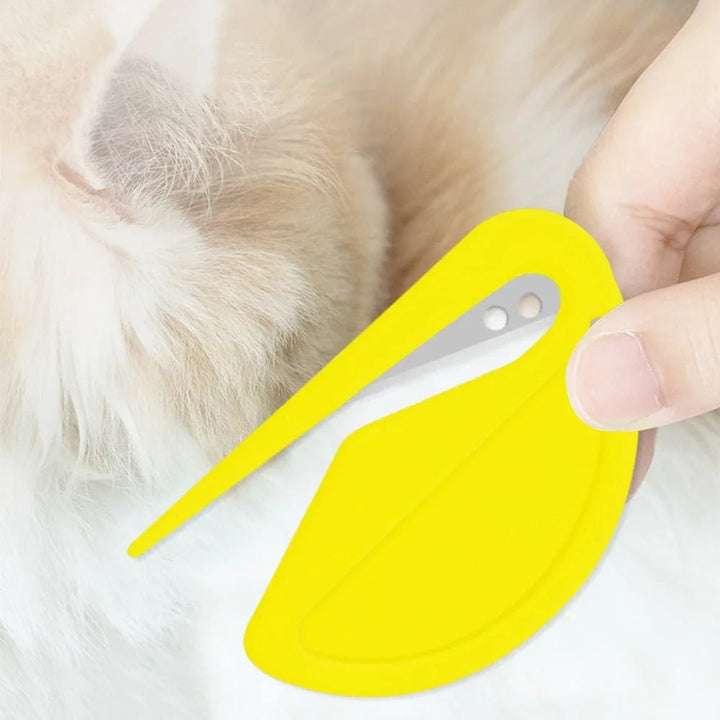 Pet grooming brush, deshedding tool for dogs and cats, reduces shedding effectively