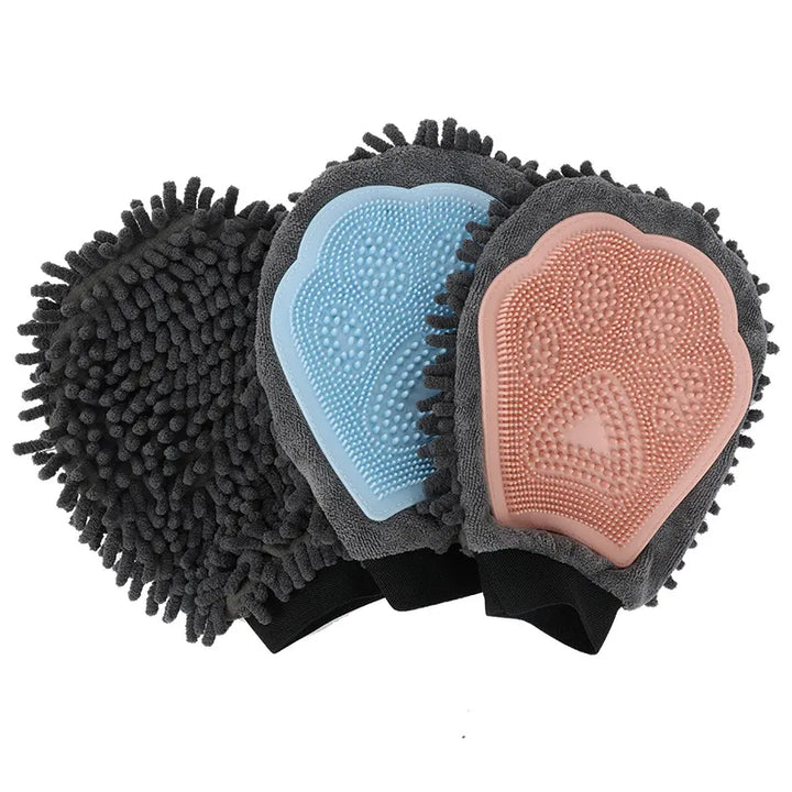 Silicone pet grooming glove, perfectly suited for deshedding, bathing, and massaging all breeds of dogs and cats.