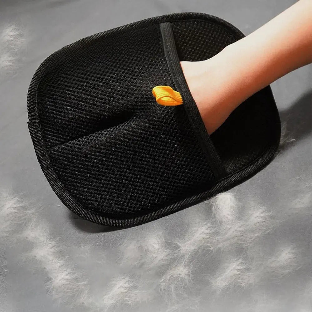 Unisex pet grooming mitt for effective hair removal on dogs and cats, pet care shedding tool