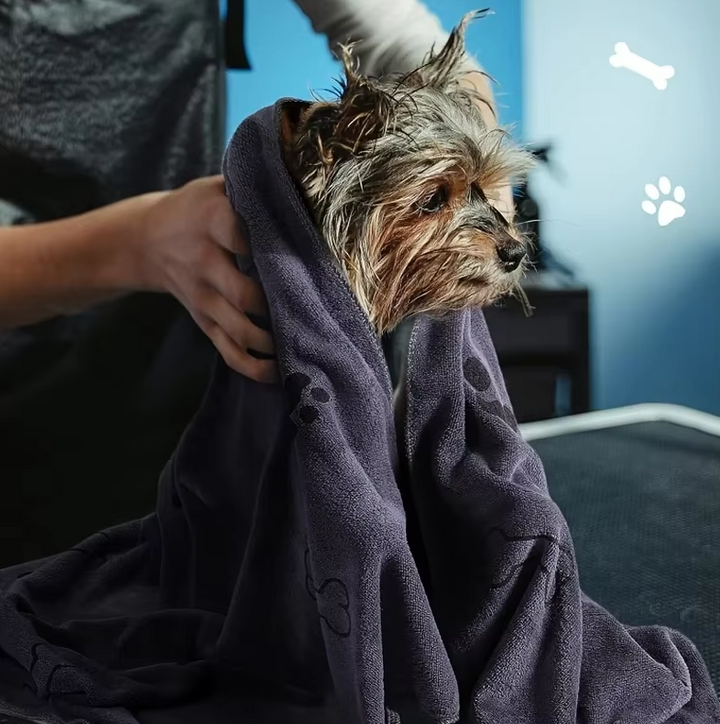 Unisex pet towel in a vibrant color, designed for fast absorption and quick drying of pets