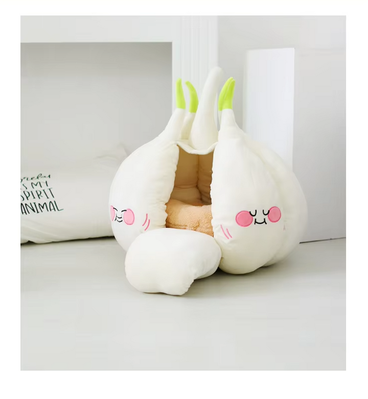 Soft pet bed in unique garlic design, washable and comfortable for cats