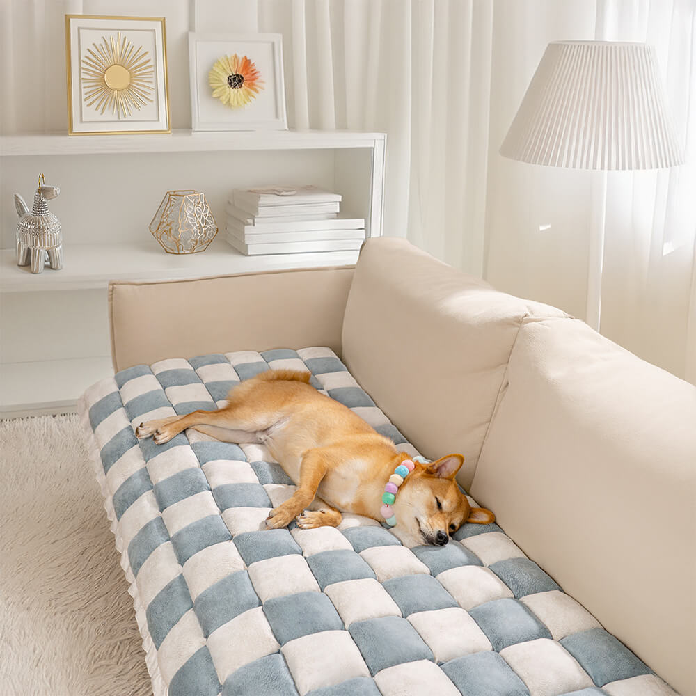 Unisex plaid couch cover, scratch resistant pet mat for furniture protection, all-season home decor