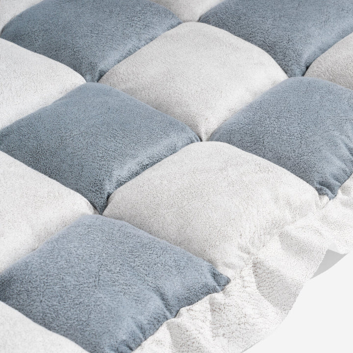 Unisex plaid scratch resistant couch cover, designed for pet owners, home decor solution