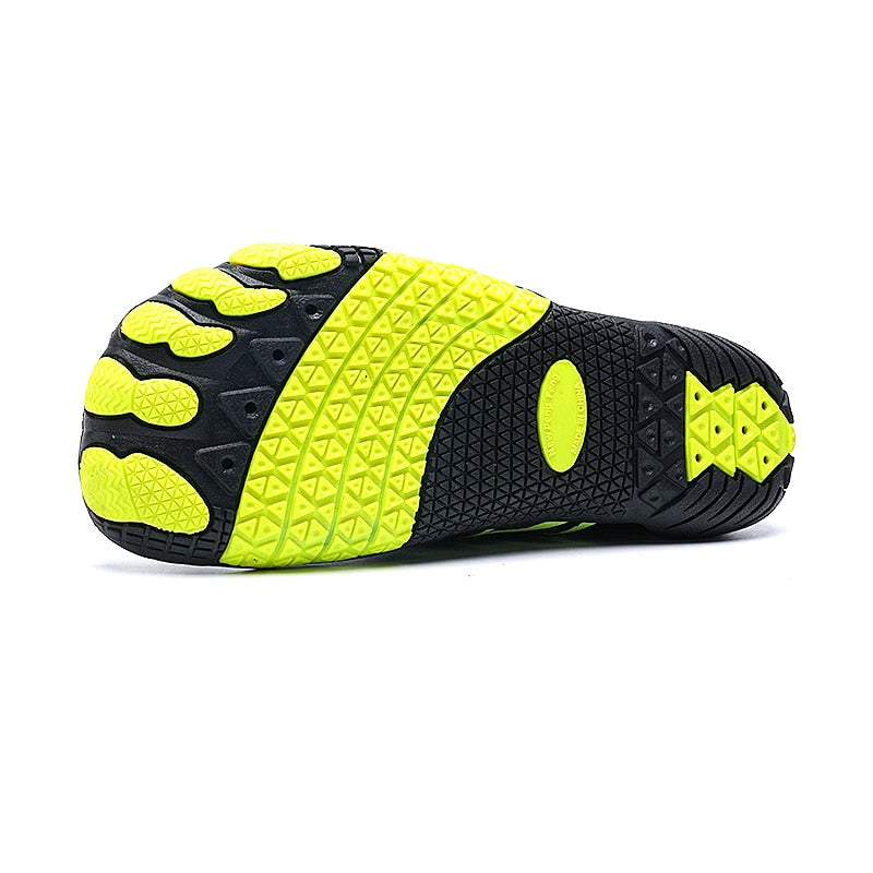Breathable barefoot aqua shoes, ensuring comfort during long water adventures & activities.