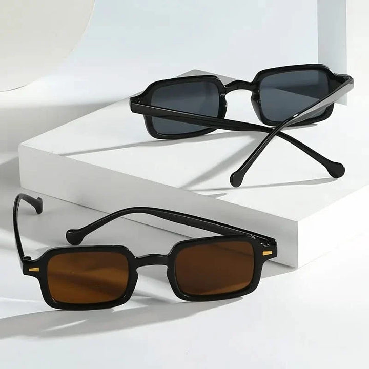 Stylish unisex retro square sunglasses featuring anti-scratch lenses. Lightweight fashion accessory for eye protection.