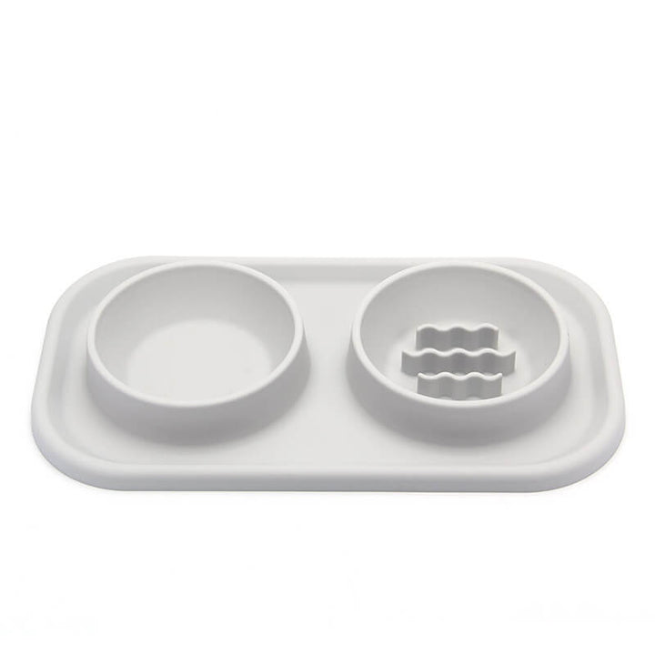 Innovative pet bowl: two-in-one silicone design with a slow feeder for healthy dog and cat eating.